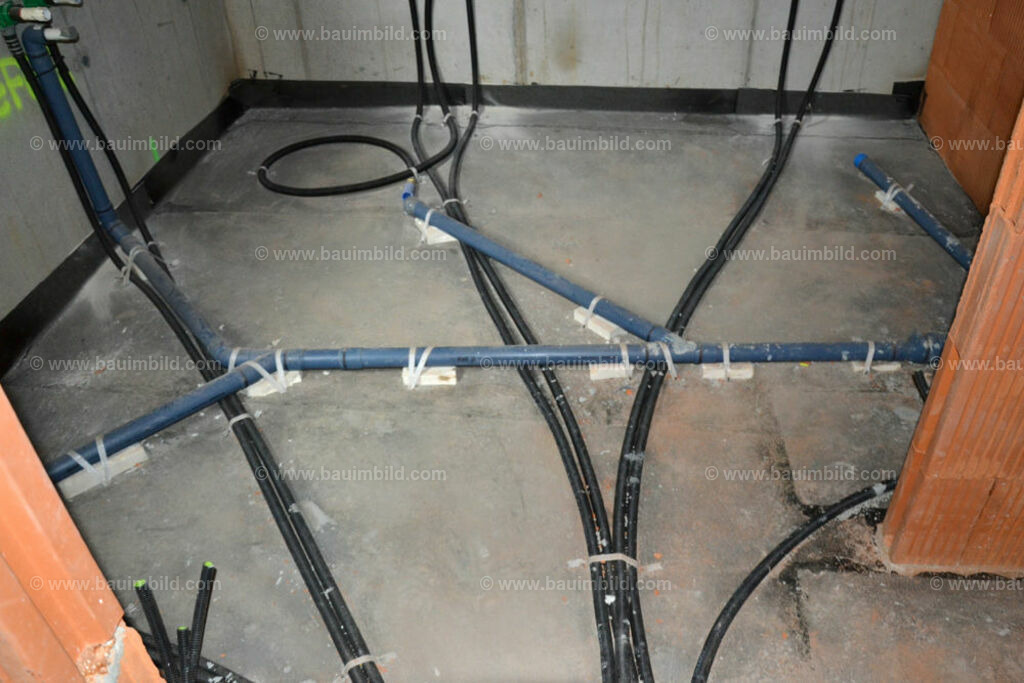 bib-lg15-sanitaer-0080 | Nach LV-Leistungsgruppen sortierte Detailfotos über den Bau eines Hauses. Alle Hausbau-Bilder direkt vom Urheber und Autor der Website Haus-Selber-Bauen.com