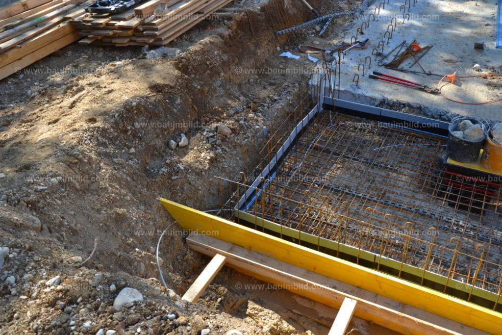 bib-lg04-betonarbeiten-0060 | Nach LV-Leistungsgruppen sortierte Detailfotos über den Bau eines Hauses. Alle Hausbau-Bilder direkt vom Urheber und Autor der Website Haus-Selber-Bauen.com