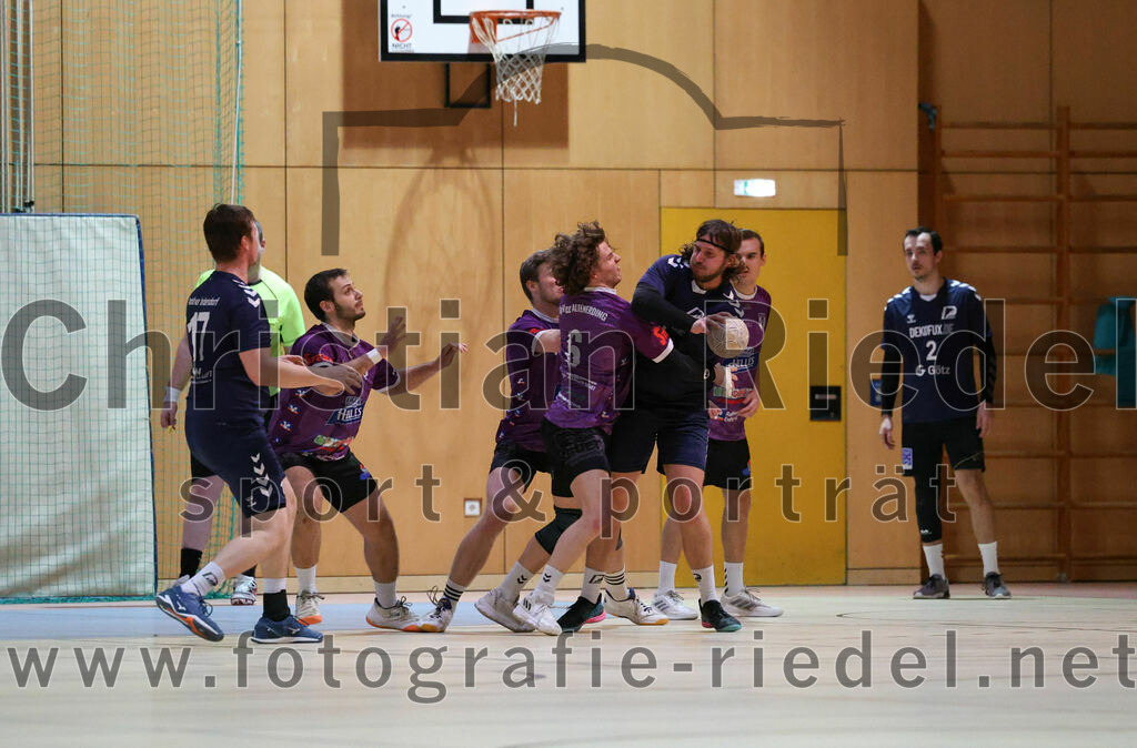 2023-12-09_026_SpVgg_Altenerding_gegen_TSV_Indersdorf | Erding, Deutschland, 09.12.2023:
Handball, Bezirksoberliga Männer 2023 / 2024, 10. Spieltag, SpVgg Altenerding gegen TSV Indersdorf, Endergebnis: 42:25

Andreas Reuther (TSV Indersdorf, #17), Simon Rüdiger (SpVgg Altenerding, #7), Jabob Köhler (SpVgg Altenerding, #6), Tobias Bärsch (TSV Indersdorf, #3)

Foto: Christian Riedel / fotografie-riedel.net