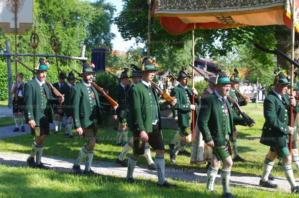 IMGP3025 | fotografiert von Axel PollmannLeonhardi Wallfahrt Benediktbeuern und Murnau, Fronleichnam, Fasching, Landschaft im Loisachtal und Benediktbeuern  - Realisiert mit Pictrs.com