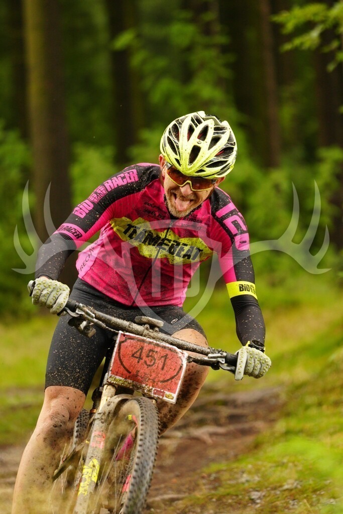 Image00227 | Fotogalerie der Treibjagd im Dunkelwald - Dein MTB Etappenrennen im Erzgebirge - Realisiert mit Pictrs.com