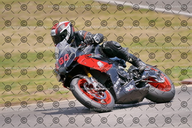 26bt05-1414 | markuskiefer.com - Realisiert mit Pictrs.com
