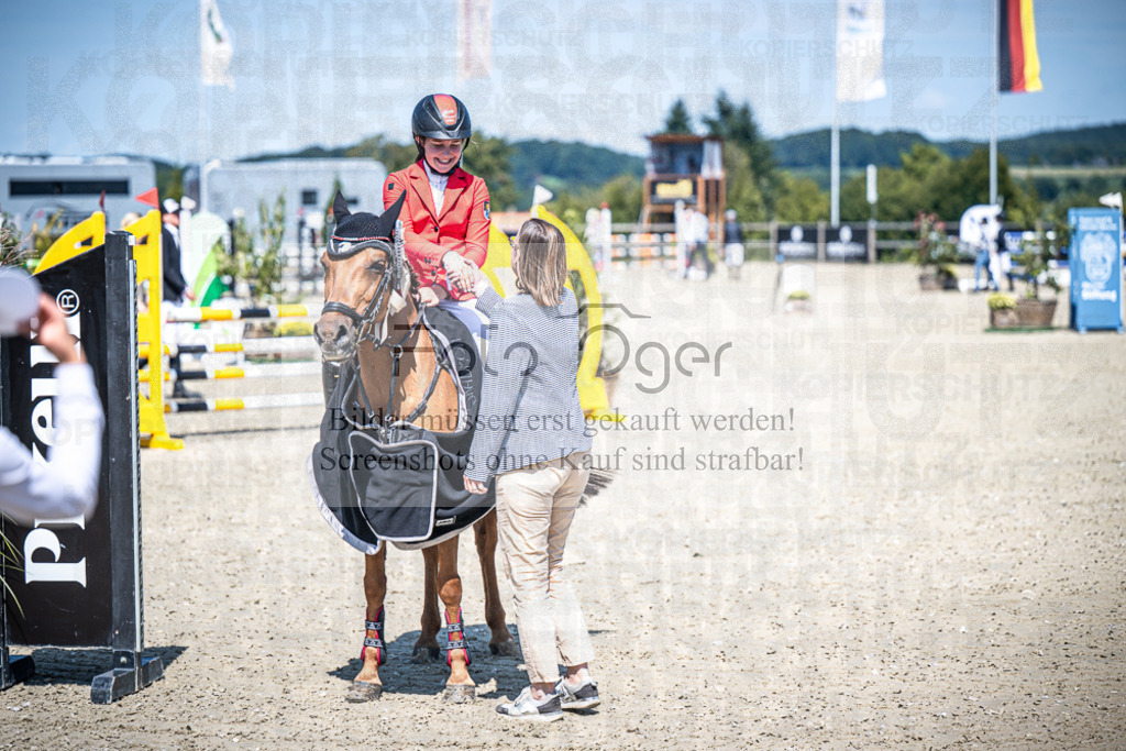 DOS_2821 | Entdecke hochwertige Reitturnierfotos von Foto Oger. Professionell, emotional und authentisch – jetzt Lieblingsmomente im Shop bestellen.Deutschlandweite Turnierfotografie. - Realisiert mit Pictrs.com