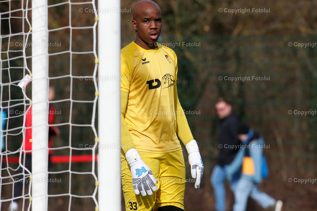 A_LUI_01022025_11 | SPORT FUSSBALL TESTSPIEL ASKOE OEDT 1B-UFC HAMA TRUCKS ROHRBACH-BERG 01.02.2025IM BILD : SAMUEL ALFRED (OEDT1B) UND (ROHRBACH) FOTO:FOTOLUI