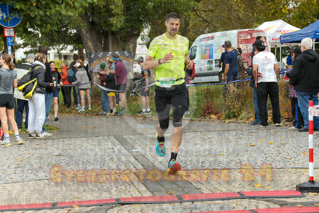 241020_1112_EX1_1407 | Sportfotografie im Rhein-Sieg Kreis, Köln, Bonn, NRW, Rheinland Pfalz, Hessen, etc. Unser Tätigkeitsfeld umfasst den Laufsport vom Volkslauf über den Marathon, Duathlon, Triathon bis zum Ultralauf wie Kölnpfad Ultra oder Schindertrail.