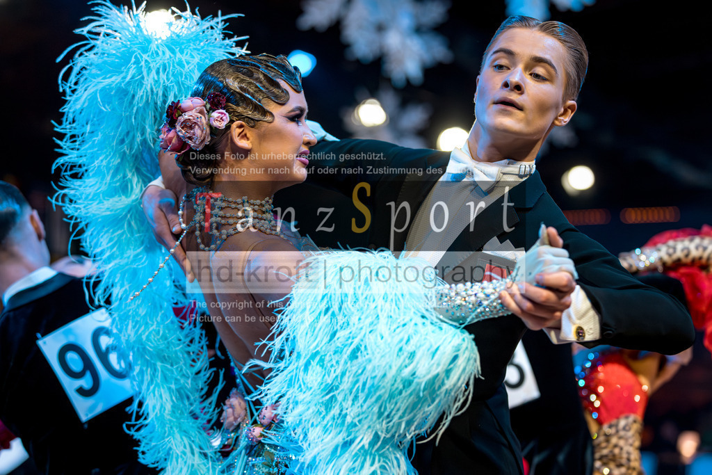 20251214_Baltic-Trophy_2817-2 | Tanzsportbilder, Standardtanz, Lateintanz, WDSF, DTV, LTVB, dancecomp, goc, hessen tanzt, blaues band der spree, walzer, tango, wiener walzer, slowfox, quickstepp, samba, rumba, cha-cha-cha, paso doble. jive, hd-kroft photography, turniertanzsport