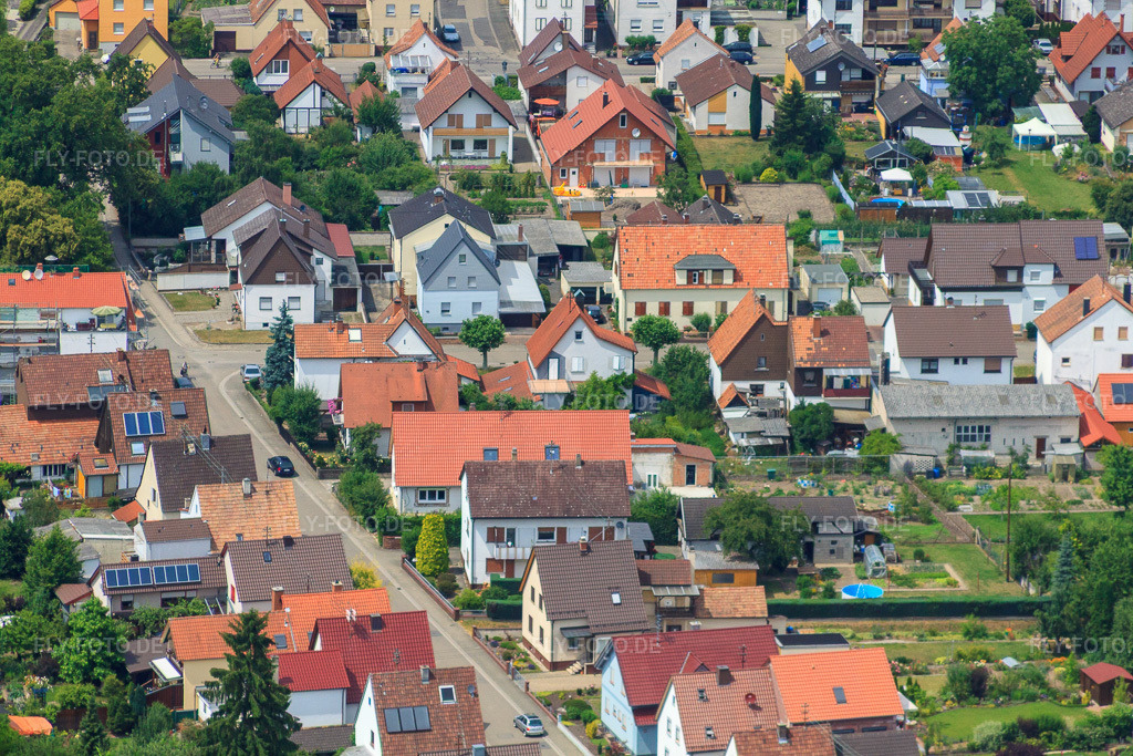 Luftbild: Waldstr in Kandel im Bundesland Rheinland-Pfalz in Deutschland. Foto: IMG_29679.jpg vom 02.07.2010 durch Werner Riehm/FLY-FOTO.de