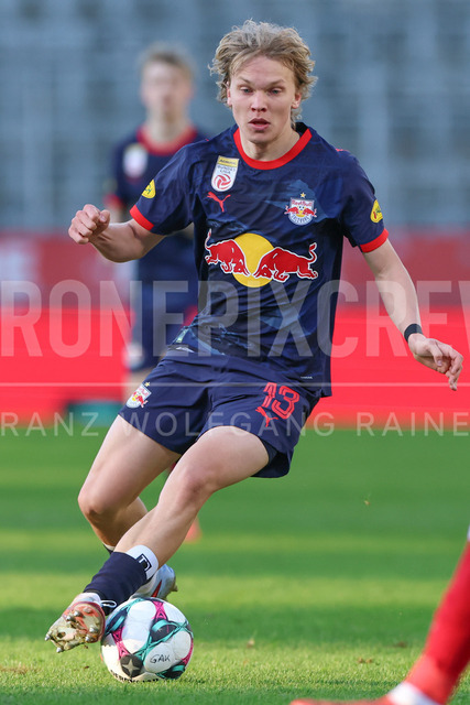 Grazer AK 1902 vs FC Red Bull Salzburg – Austrian Bundesliga | Graz, Austria, 15.Feb.26 - SOCCER - ADMIRAL Bundesliga, Grazer AK 1902 vs FC Red Bull Salzburg. The image shows Frans Krätzig (Red Bull Salzburg).