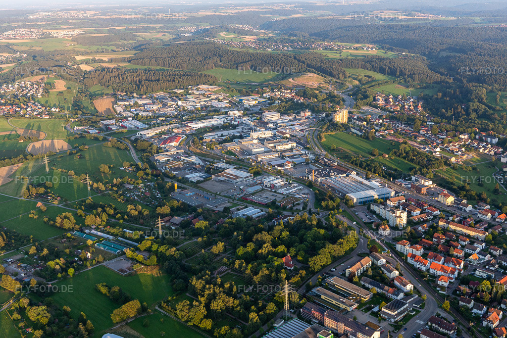 Luftbild: Industriegebiet in Freudenstadt im Bundesland Baden-Württemberg in Deutschland. Foto: IMG_128583.jpg vom 25.08.2021 durch Werner Riehm/FLY-FOTO.de
