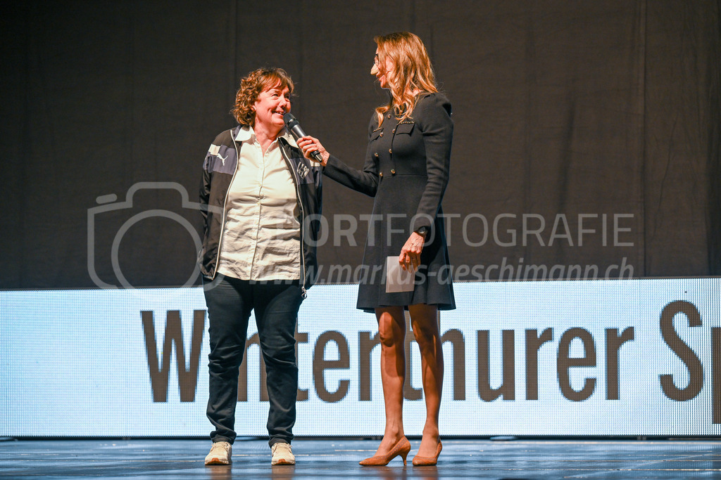 Winterthurer Sportehrung - 23. Februar 2023 | Winterthurer Sportehrung
AXA Arena, Winterthur
Sportförderin Martina Krebs (HC Rychenberg).
Bild: Sportfotografie Markus Aeschimann | www.markus-aeschimann.ch - Realisiert mit Pictrs.com