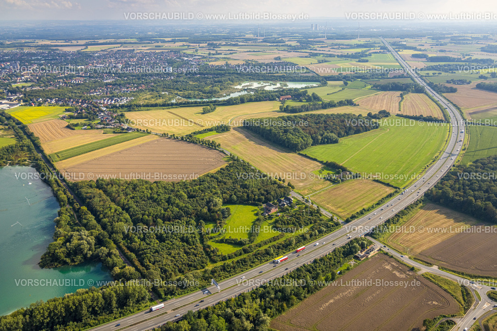 Beckum230805300 | Luftbild, Autobahn A2, Wiesen und Felder an der Vorhelmer Straße, Beckum, Münsterland, Nordrhein-Westfalen, Deutschland