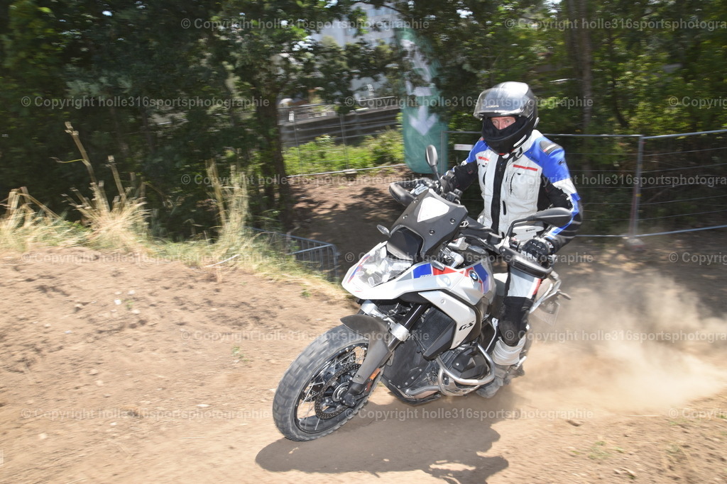 DSC_0234 | Sportfotografie , Motorsport, Motoross, Reitsport, Mointainbike, Enduro,
Landschaft , Outdoor, Eventfotografie, Landschaft, Bilder online bestellen - Realisiert mit Pictrs.com