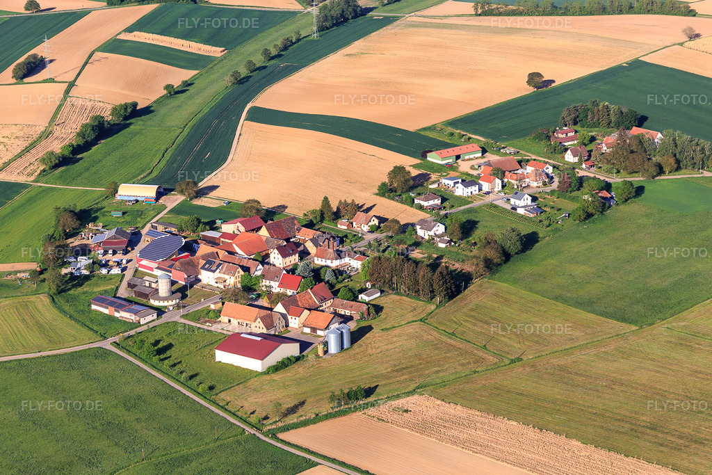 Luftbild: Ortsansicht von Nordosten im Ortsteil Deutschhof in Kapellen-Drusweiler im Bundesland Rheinland-Pfalz in Deutschland.Foto: IMG_131469.jpg vom 14.05.2022 durch Werner Riehm/FLY-FOTO.deAuflösung des Originals: 5130 x 3420 px
