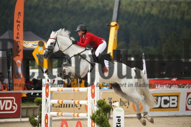 Waldachtal-Salzstetten_2022_Springprüfung_Kl.S_Amateur-Cup_Valentina Teich_Volcelest de la Byche (1) | Alle Fotos der Reiterjournal Fotografin Doris Matthaes im Reiterjournal Online-Fotoshop. - Realisiert mit Pictrs.com