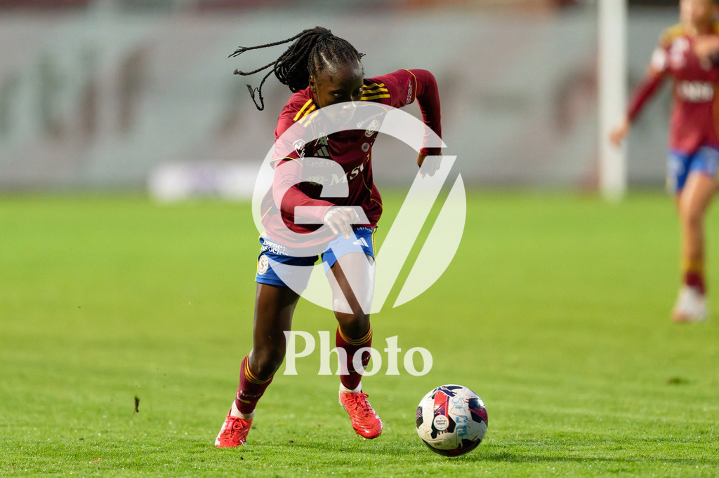 DZ9_4833_c | Switzerland: AXA Womens Super League 2025/26, Servette FC Chenois Feminin vs FC Aarau Frauen - Stade des Trois-Chene, Chene-Bourge: Benedicte Simon (78 Servette FC Chenois Feminin) in action (close up) 