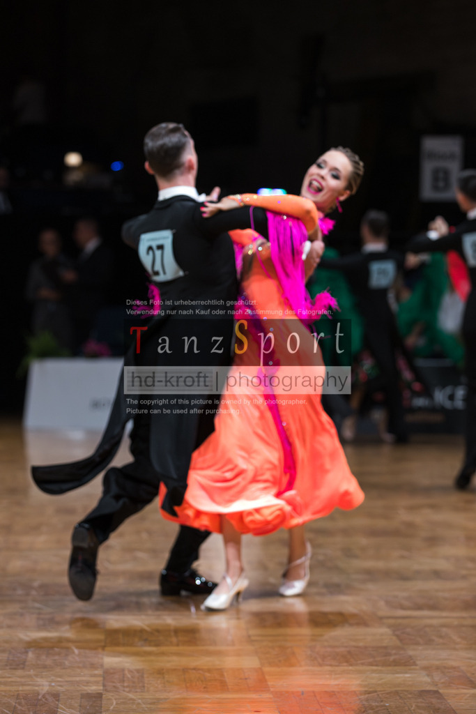 20250820_WDSF Standard Rising Stars R3-3479 | Tanzsportbilder, Standardtanz, Lateintanz, WDSF, DTV, LTVB, dancecomp, goc, hessen tanzt, blaues band der spree, walzer, tango, wiener walzer, slowfox, quickstepp, samba, rumba, cha-cha-cha, paso doble. jive, hd-kroft photography, turniertanzsport