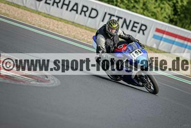 pube3684 | Professionelle Fotos von Sportveranstaltungen, aber auch Hochzeiten und anderen Events. - Realisiert mit Pictrs.com