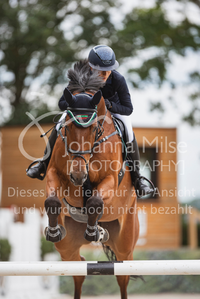 240614_Lemwerder_M2-Springen-457 | Deine schönsten Turniermomente als professionelle Fotos! Entdecke hochwertige Pferdesport-Fotografie im Online-Shop. Jetzt Fotos finden & bestellen!