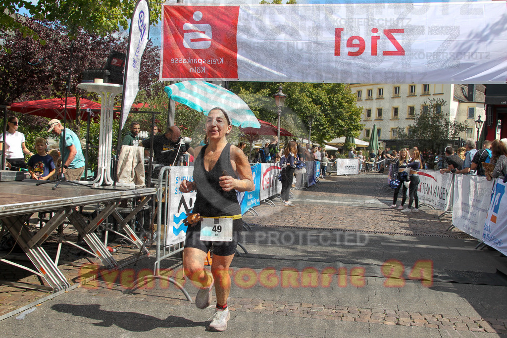 250824_1247_EV4_9488 | Sportfotografie im Rhein-Sieg Kreis, Köln, Bonn, NRW, Rheinland Pfalz, Hessen, etc. Unser Tätigkeitsfeld umfasst den Laufsport vom Volkslauf über den Marathon, Duathlon, Triathon bis zum Ultralauf wie Kölnpfad Ultra oder Schindertrail.