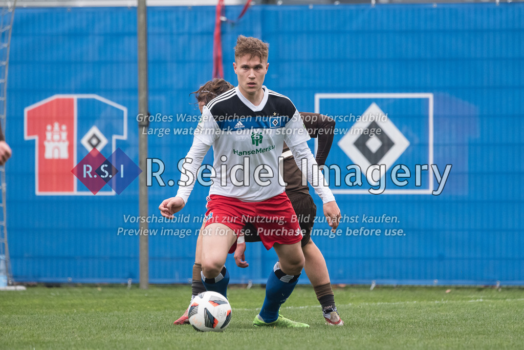 Fußball, Saison 2022/23, Sonderspielrunde U19-Bundesliga, Hamburger SV - FC St. Pauli, Trainingsplatz am Volksparkstadion (Hamburg), 15.04.2023, 3. Spieltag | Luis Seifert (#20, HSV)