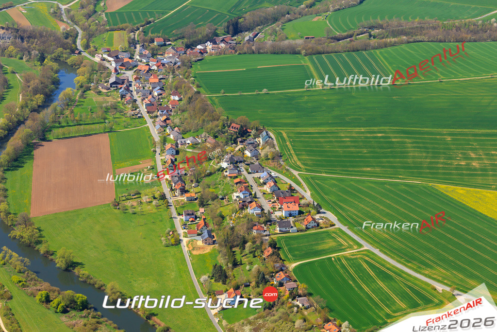 Die Luftaufnahme Nedensdorf - Bad Staffelstein wurde vom UL-Flugzeug (keine Drohne) aus fotografiert.Hohe Druck- Auflösung-die Geschenkidee!
