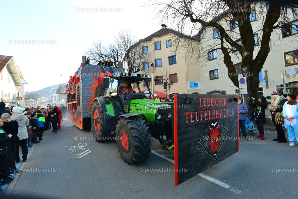 news-2023-Feb16-Unsinniger_Fasching_Reutte-nik-WTV_7462 | Info aus dem Bezirk Reutte/Ausserfern Tirol sowie eine umfangreiche Bilddatenbank über die gesamte Region: Lechtal, Talkessel Reutte, Tannheimertal, Zwischentoren. Lech, Plansee, Zugspitze, Grenztunnel, B179, Fernpassstraße, Verkehr, Lawinen, Tradition, - Realisiert mit Pictrs.com