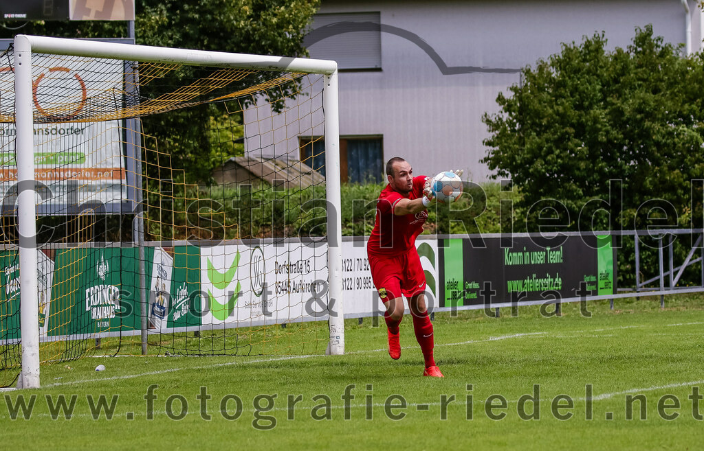 2023-07-29_108_FC_Moosinning_gegen_TuS_Raubling | Moosinning, Deutschland, 29.07.2023:
Fußball, Bezirksliga Oberbayern Ost 2023 / 2024, 1. Spieltag, FC Moosinning gegen TuS Raubling, Endergebnis: 0:7

Torwart Aaron Siegl (FC Moosinning, #27)

Foto: Christian Riedel / fotografie-riedel.net
