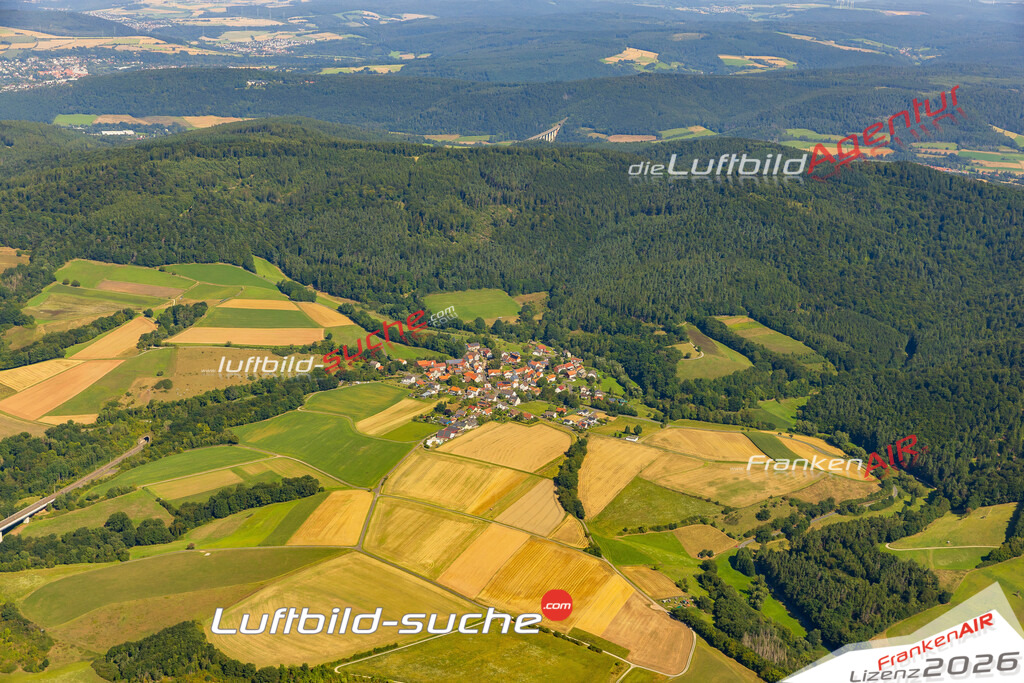 Luftaufnahme Heina Morschen - Die Luftaufnahme wurde 2025 vom UL-Flugzeug heraus erstellt ( ohne Drohne ) - Hochauflösende Luftaufnahme - für professionelle Ausdrucke geeignet. Die Geschenkidee !Mit Lizenz und Bildrechte bestellbar