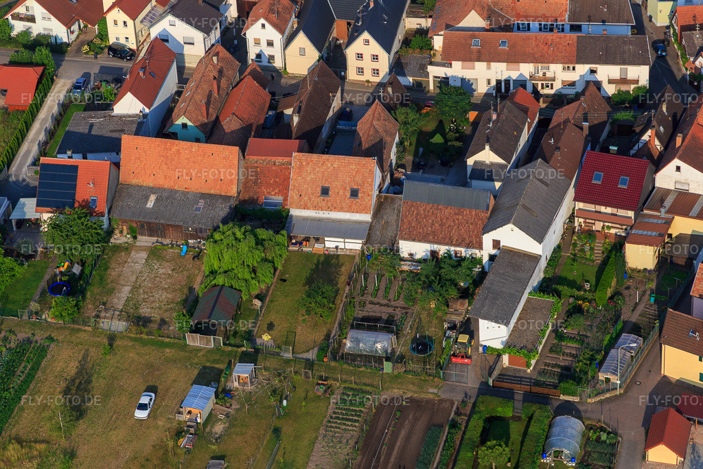 Luftbild: Mühlgasse in Zeiskam im Bundesland Rheinland-Pfalz in Deutschland. Foto: IMG_080644.jpg vom 12.06.2015 durch Werner Riehm/FLY-FOTO.de