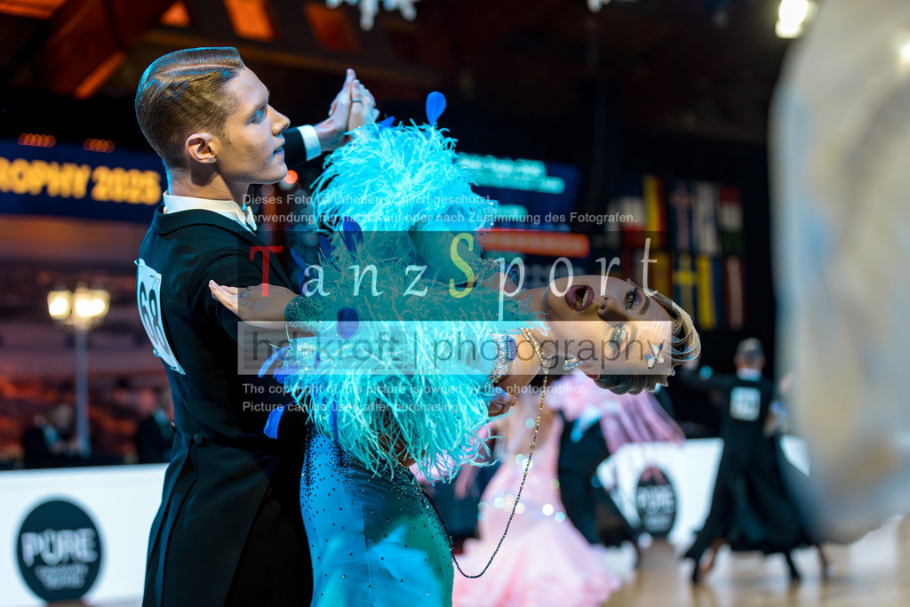 20251214_Baltic-Trophy_2697-2 | Tanzsportbilder, Standardtanz, Lateintanz, WDSF, DTV, LTVB, dancecomp, goc, hessen tanzt, blaues band der spree, walzer, tango, wiener walzer, slowfox, quickstepp, samba, rumba, cha-cha-cha, paso doble. jive, hd-kroft photography, turniertanzsport