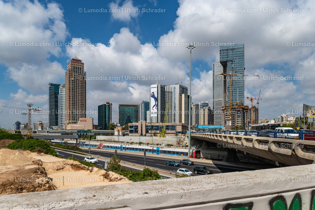 10972-10092 - Moderne Architektur in Tel Aviv | Stockfoto und Bilderpool mit Bildmaterial aus Deutschland, dem Harz, Halberstadt, Quedlinburg, Wernigerode und weltweit. Qualitativ hochwertige und professionelle Fotos anschauen und kaufen. - Realizzato con Pictrs.com