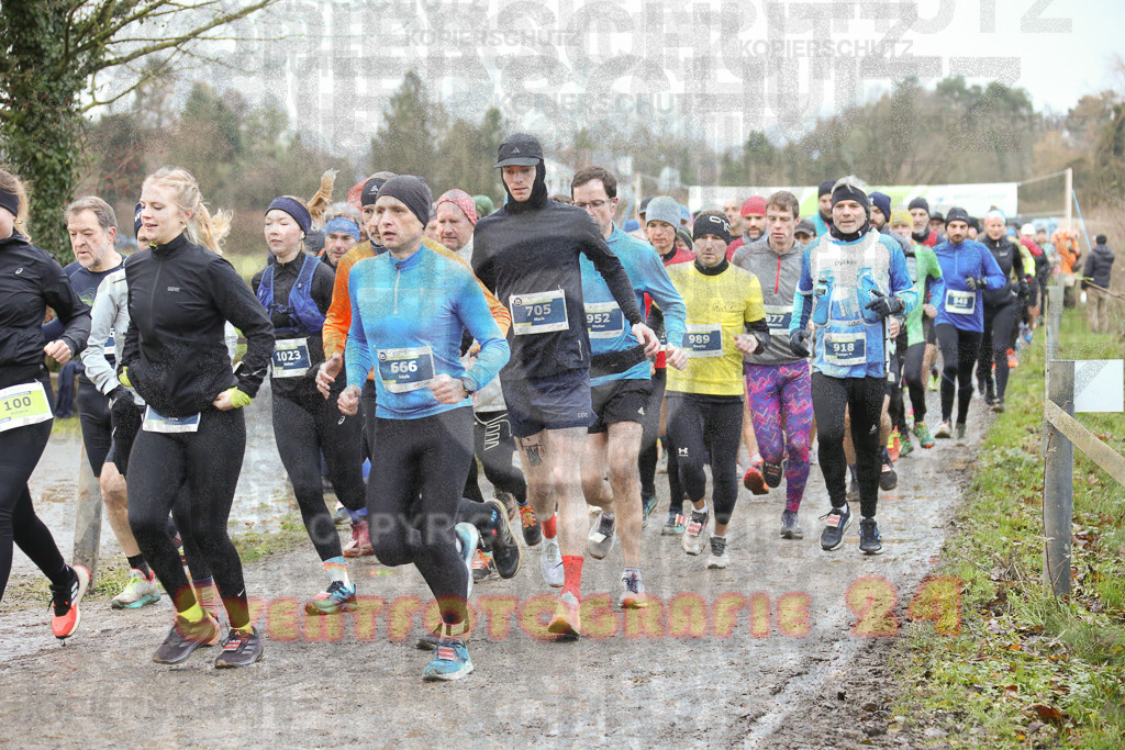 241208_0926_EX1_3674 | Sportfotografie im Rhein-Sieg Kreis, Köln, Bonn, NRW, Rheinland Pfalz, Hessen, etc. Unser Tätigkeitsfeld umfasst den Laufsport vom Volkslauf über den Marathon, Duathlon, Triathon bis zum Ultralauf wie Kölnpfad Ultra oder Schindertrail.