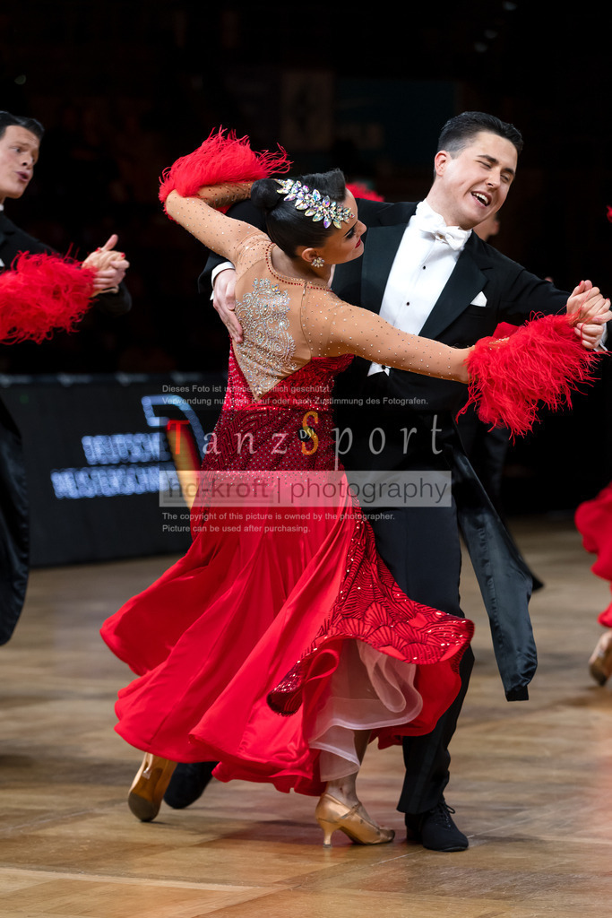 20241109_DM-Formationen_Vorrunde_2863 | Tanzsportbilder, Standardtanz, Lateintanz, WDSF, DTV, LTVB, dancecomp, goc, hessen tanzt, blaues band der spree, walzer, tango, wiener walzer, slowfox, quickstepp, samba, rumba, cha-cha-cha, paso doble. jive, hd-kroft photography, turniertanzsport