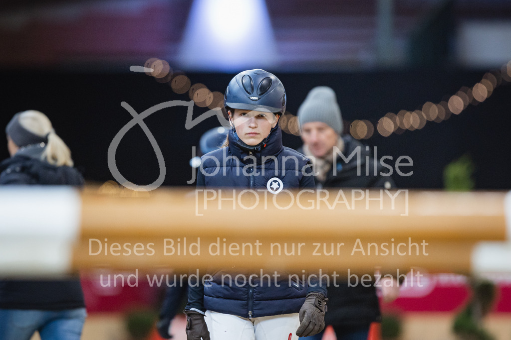 221127_Winterfestival_L-Spr_HPTTY-217 | Deine schönsten Turniermomente als professionelle Fotos! Entdecke hochwertige Pferdesport-Fotografie im Online-Shop. Jetzt Fotos finden & bestellen!