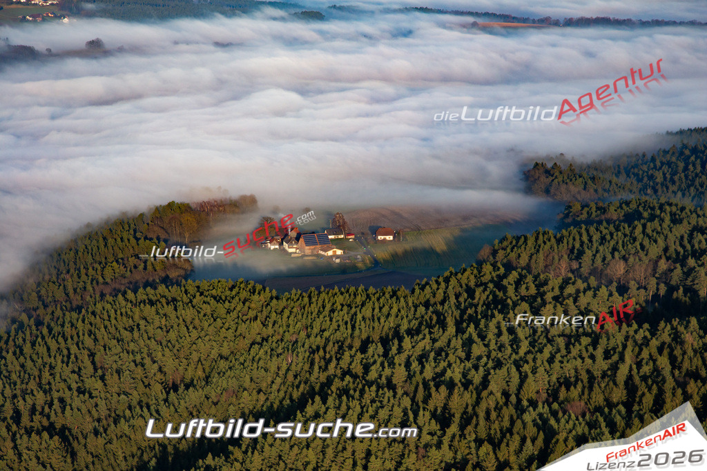 aktuelles Luftbild von Friedrichsberg Mainleus - Luftaufnahme wurde 2018 von https://frankenair.de mittels Flugzeug (keine Drohne) erstellt.