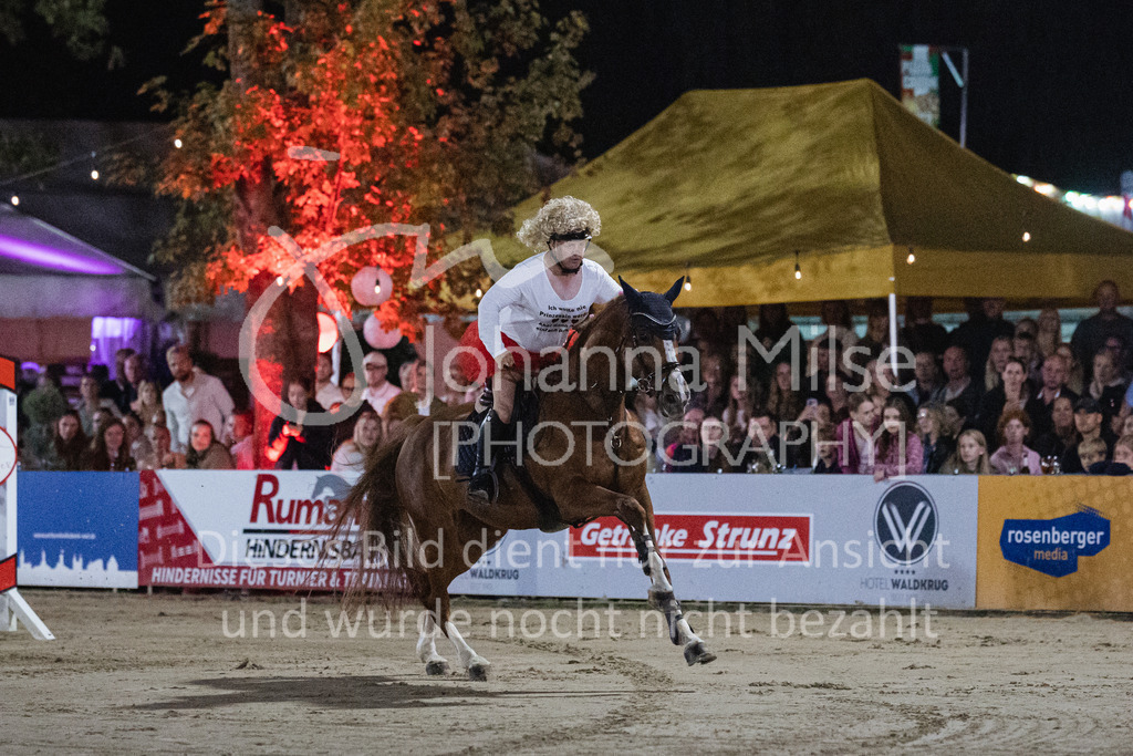 230827_Delbrueck_Kostuem-774 | Deine schönsten Turniermomente als professionelle Fotos! Entdecke hochwertige Pferdesport-Fotografie im Online-Shop. Jetzt Fotos finden & bestellen!