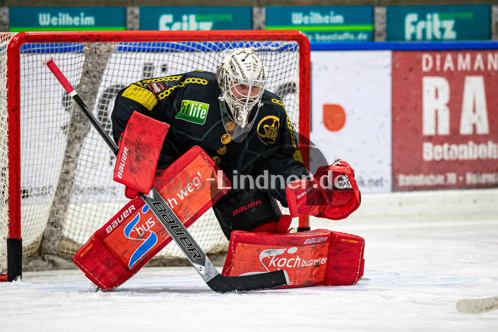 TSV Peißenberg MINERS gegen EC Pfaffenhofen Eishogs | Eishockey Bayernliga Herren Vorrunde 2024/25, TSV Peißenberg MINERS gegen EC Pfaffenhofen Eishogs, 20250110,Korbinian SERTL (MINERS Goali 31) in Aktion, Aufwärmen, Freisteller,2025-01-10 in Peißenberg (Eisstadion Peißenberg)Korbinian SERTL (MINERS Goali 31)Copyright: WolfgangxLindner foto-lindner.de