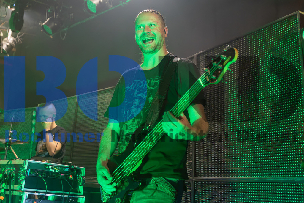 SES_ENIKOL20250501-7 | bond - Realisiert mit Pictrs.com