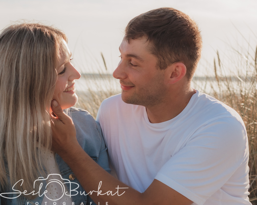 20250906-IMG_8081 | Authentische, natürliche und emotionale Fotoshootings auf der Nordseeinsel Föhr. Als Fotografin halte ich deine schönsten Momente in einzigartigen Neugeborenen-, Familien-, Paar- und Einzelshootings fest. Jetzt einen Termin vereinbaren!