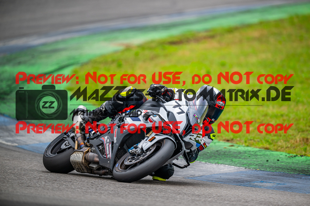 MaZZes_FotoMatrix_240702_6007705_0731 | WEISS