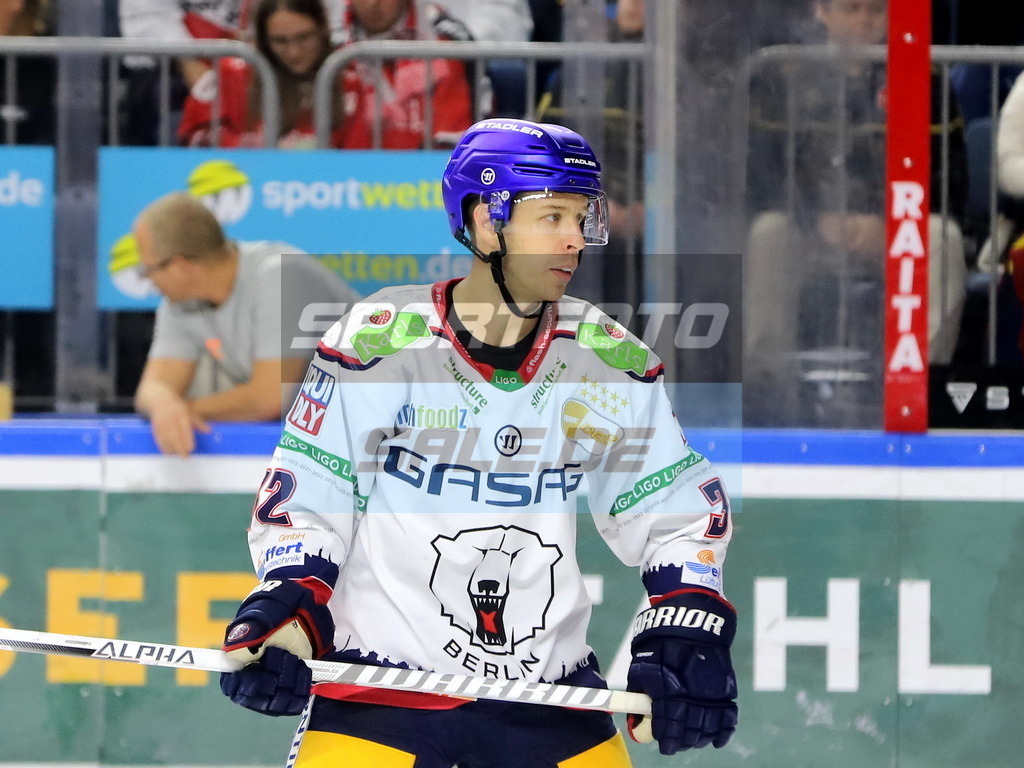 Kevin Clark - EBB | Kevin Clark - EBB - Realisiert mit Pictrs.com