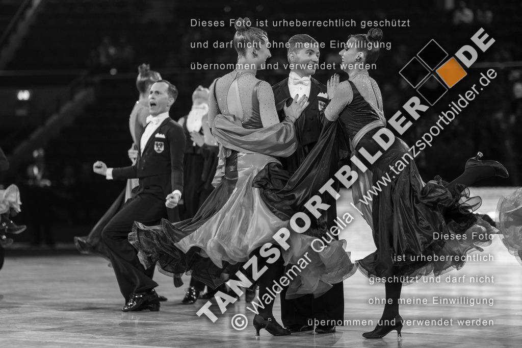 20251206-04078 | Hier finden Sie Tanz Bilder vom Latein und Standard Formationen tanzen. Sportbilder vom Tanzsport. Schöne Fotos und von Weltmeisterschaft, Europameisterschaft, Bundesliga, Regionalliga, Oberliga und Landesliga sowie von GOC Stuttgart, DanceComp, WM Bremen