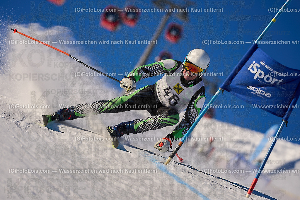 ALP2714_MASTERS-Cup_GS-B Herrn_Bechter Oskar | (C)FotoLois.com, Alois Spandl. FIS Masters-Cup Wildschönau, Giant Slalom auf der Piste Schatzberg GS, Siegerehrung auf dem Dorfplatz Niederau, Sa 13. Januar 2024.
