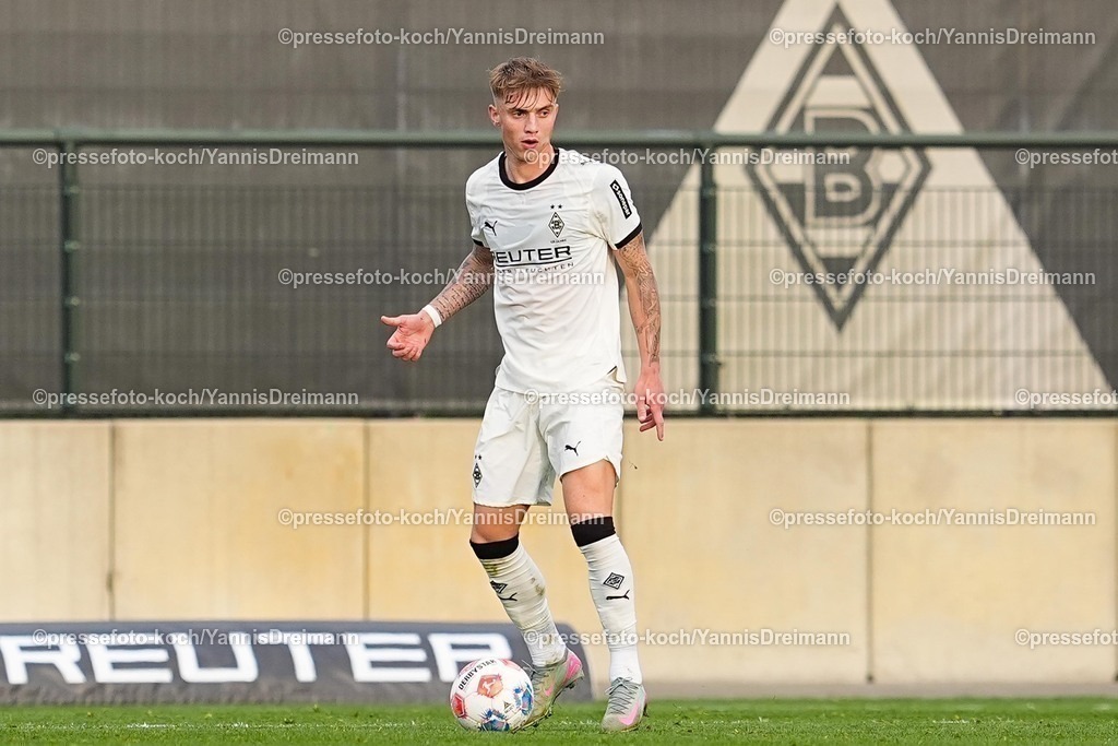 xYDRx13112501099 | 13.11.2025, xydrx, Fußball, Testspiel, Borussia Mönchengladbach - NV Koninklijke Lierse SK, Fohlenplatz am Borussia-Park: Veit Stange (Borussia Mönchengladbach #48)