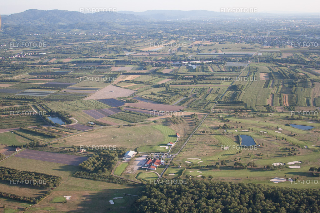 Golfclub Urloffen | Luftbild: Golfclub Urloffen im Ortsteil Urloffen in Appenweier im Bundesland Baden-Württemberg in Deutschland. Foto: IMG_59256.jpg vom 15.08.2013 durch Werner Riehm/FLY-FOTO.de - Realisiert mit Pictrs.com
