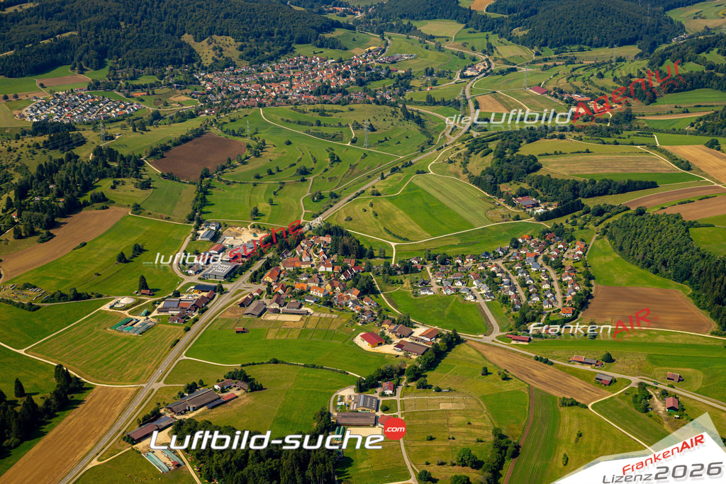Das Luftbild zeigt : Steingebronn Gomadingen - Die Luftaufnahme wurde 2024 vom UL-Flugzeug aus erstellt ( keine Drohne ) - Hochauflösende Luftaufnahme - Für grossformatige Ausdrucke geeignet. Die Geschenkidee !Mit Lizenz und Bildrechte bestellbar