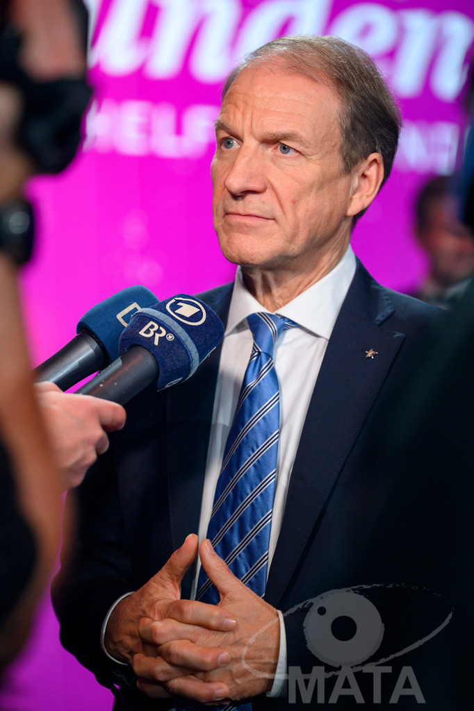 _DWI6476 | Thomas Jansing bei '30 Jahre Sternstunden-Gala 2023' in der Frankenhalle. Nürnberg, 15.12.2023 - Realisiert mit Pictrs.com