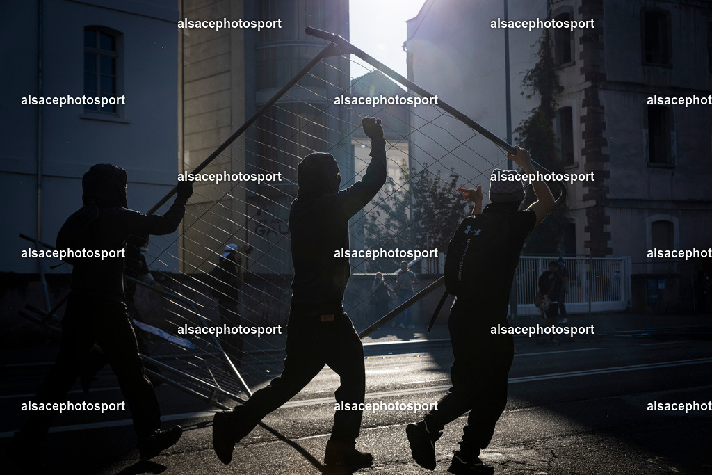 9L6A4043 | manifestation de lycéens à Strasbourg, le 6 octobre 2026, dans le cadre d’un mouvement national de protestation contre les conditions d’apprentissage. - Realisiert mit Pictrs.com