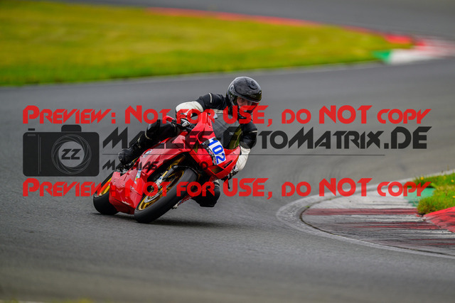 MaZZes_FotoMatrix_240724_6007705_7531 | BLAU