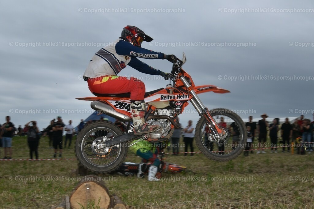 DSC_0228_01 (2) | Sportfotografie , Motorsport, Motoross, Reitsport, Mointainbike, Enduro,
Landschaft , Outdoor, Eventfotografie, Landschaft, Bilder online bestellen - Realisiert mit Pictrs.com